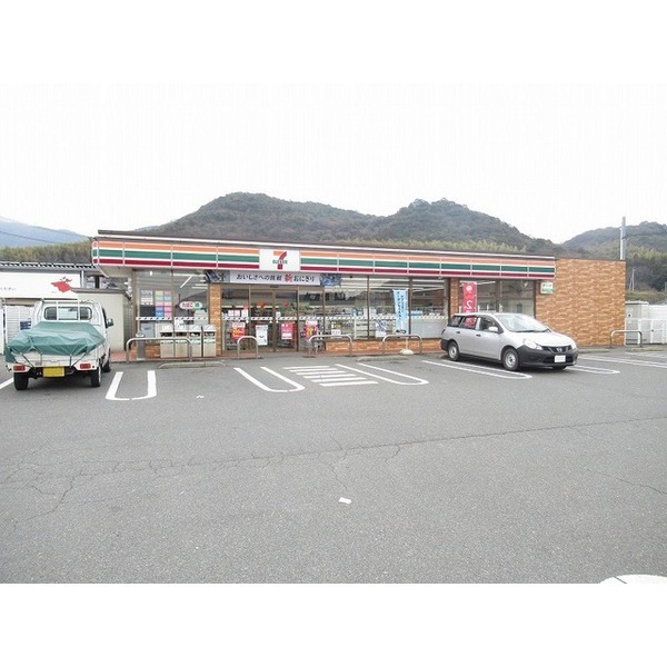 コンビニ　セブンイレブン防府江泊店（コンビニ）まで800m