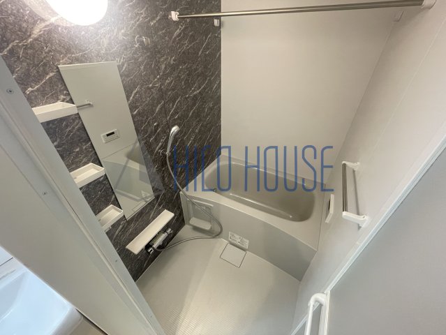 バス・シャワールーム　※他のお部屋の写真を転用しております