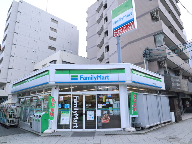 コンビニ　ファミリーマート新栄一丁目店（コンビニ）まで306m