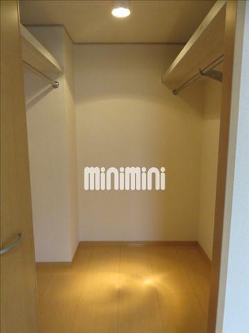 収納　ウォークインクローゼットです