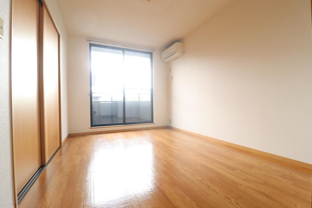 居室・リビング　ダイニングキッチンです♪