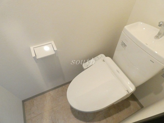 トイレ　ウォシュレット付きのトイレ