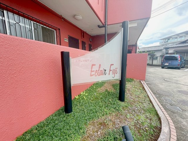 エントランス　ゆとりのあるエントランスです