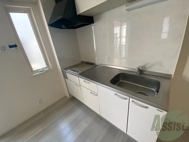 キッチン　こちらはキッチン。調理スペースもあり使いやすそうです。