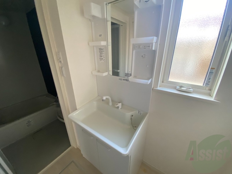 洗面設備　シャンプードレッサー。身支度はここでばっちり。