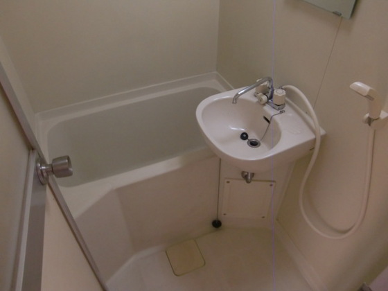 洗面設備　※掲載写真は同マンション別部屋参考写真となります。