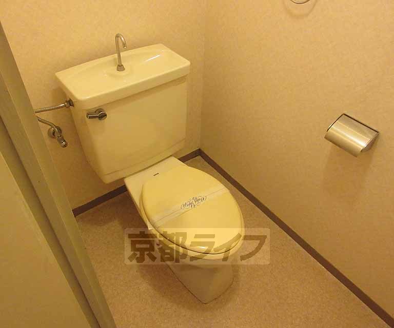 トイレ　明るいです。