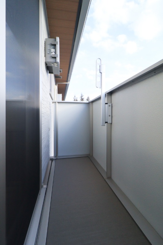 バルコニー　図面と現状に相違がある場合には現状を優先