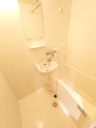 バス・シャワールーム　※別部屋参考写真