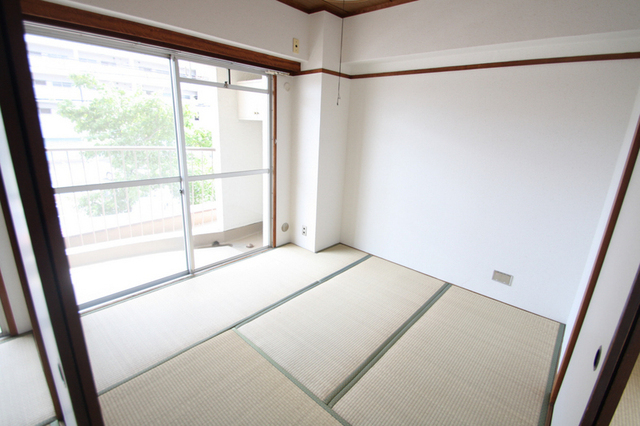 バルコニー　※別号室のお写真のため現況優先