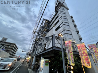 建物外観　エレベーター付きで重い荷物があっても安心です！