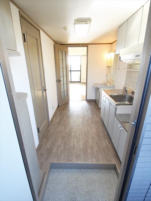 玄関　松山市南吉田町　スカイハイツＷ　玄関