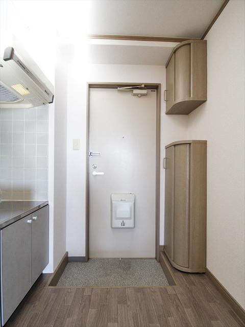 その他　松山市南吉田町　スカイハイツＷ　玄関
