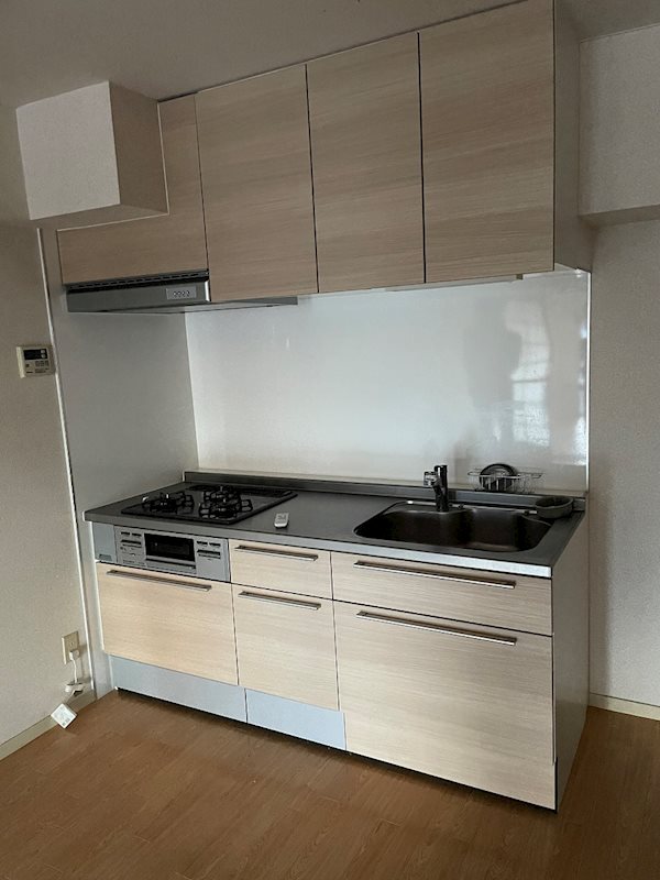 キッチン　グリル付き3口ガスシステムキッチン