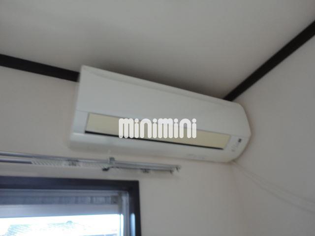 その他設備　リビングにエアコン１台付き