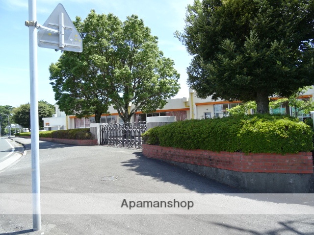 幼稚園・保育園　新居保育園（幼稚園・保育園）まで450m