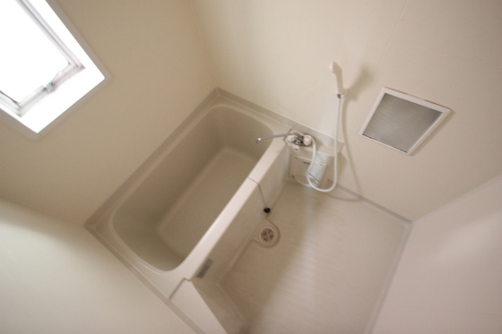 バス・シャワールーム　※別部屋の写真です