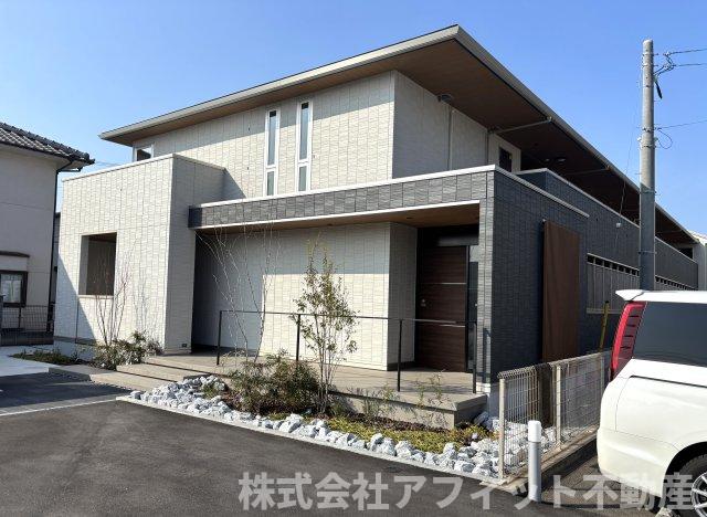 建物外観　D-ROOMフィオーレ・軽量鉄骨造