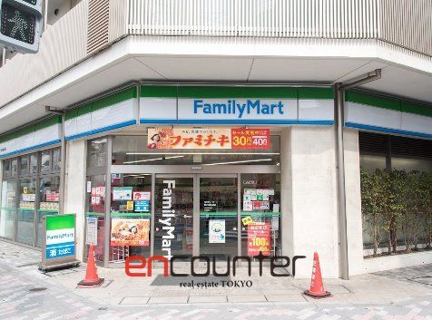コンビニ　ファミリーマート駒込霜降橋店（コンビニ）まで120m