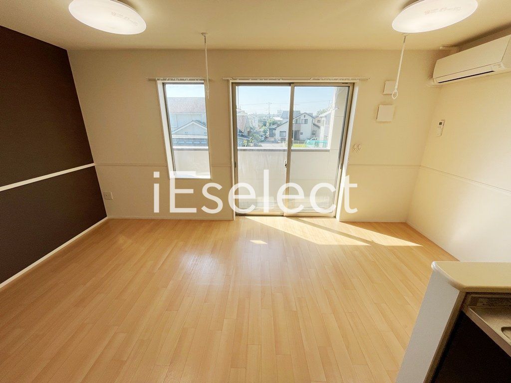 その他部屋・スペース　別角度からのリビングです