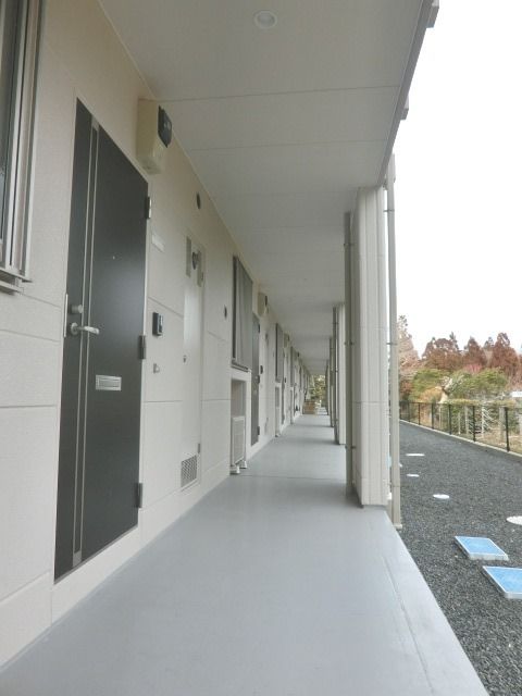 エントランス　共用部もキレイですね