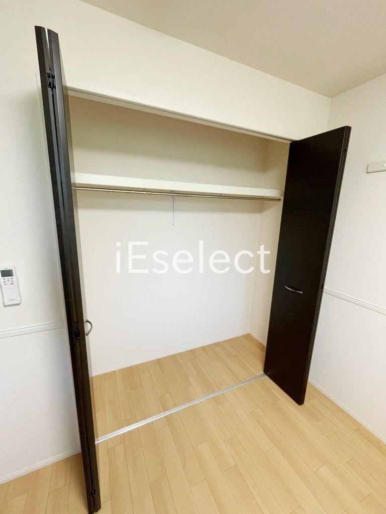 収納　洋服もかけられるクローゼット♪