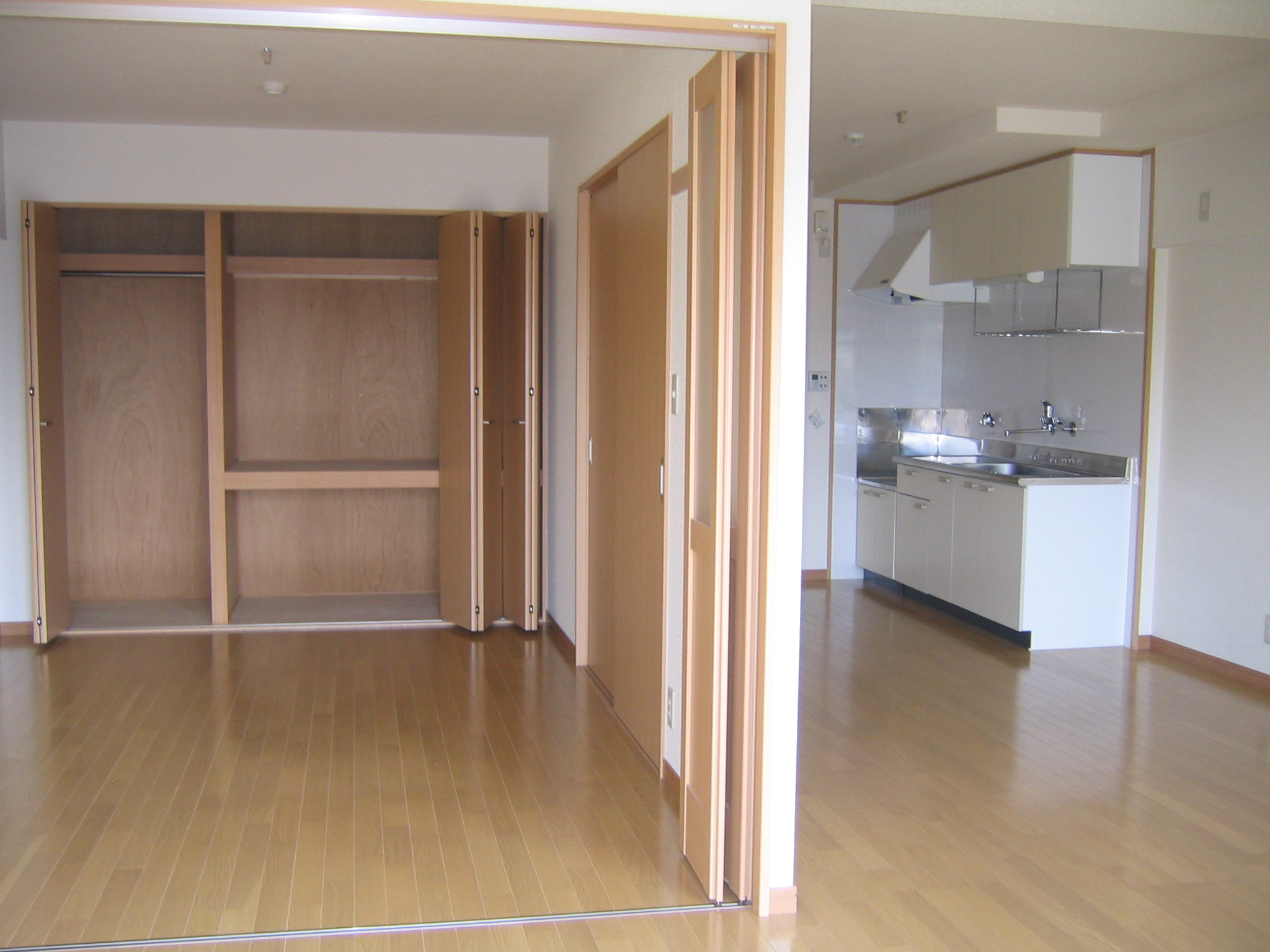 その他部屋・スペース　アコーデオンドアを開けて一体で使用時状態