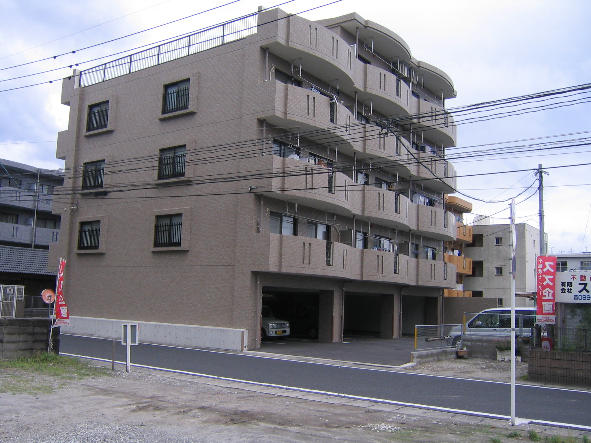 建物外観　5階手前です