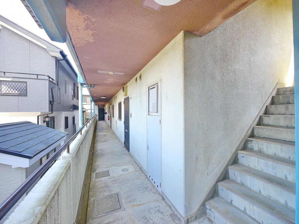 エントランス　バルコニー