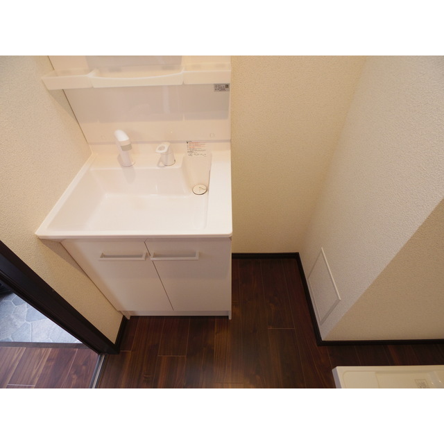 その他　洗面所横のちょっとしたスペースが嬉しい♪