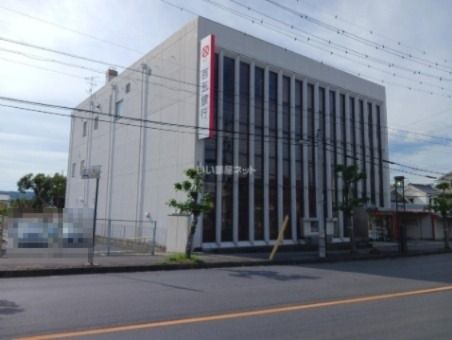 銀行　百五銀行上野支店（銀行）まで976m