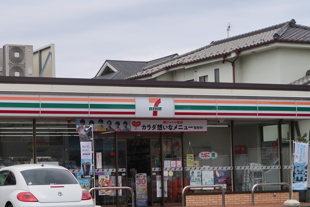 コンビニ　セブンイレブン福生志茂店（コンビニ）まで220m