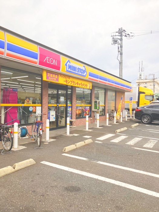 コンビニ　ミニストップ八潮木曽根店（コンビニ）まで500m