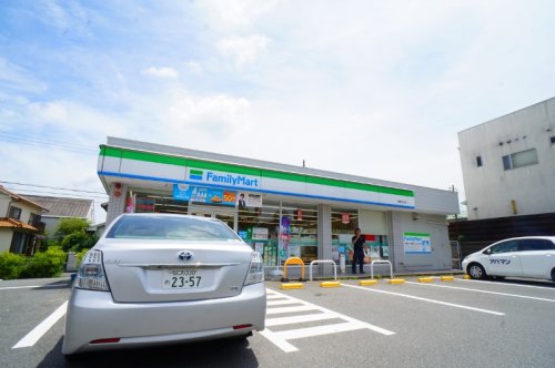 コンビニ　ファミリーマート 精華光台店（コンビニ）まで675m