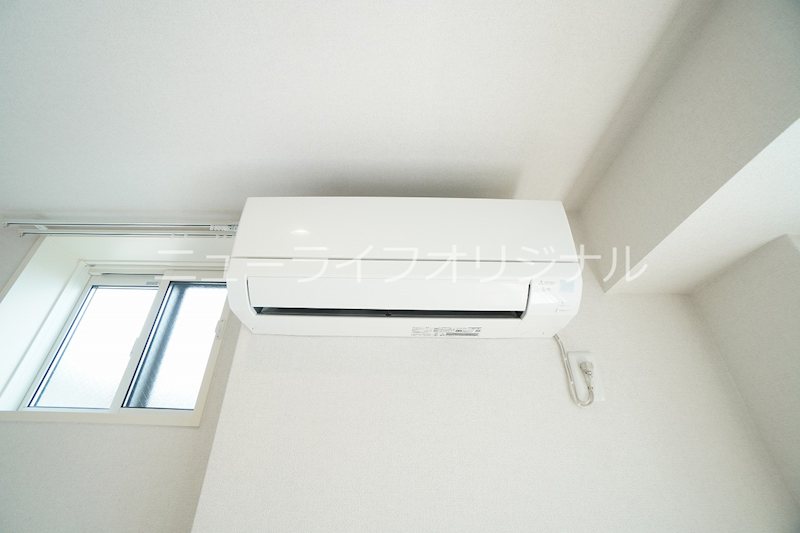 その他設備　リビング：エアコン