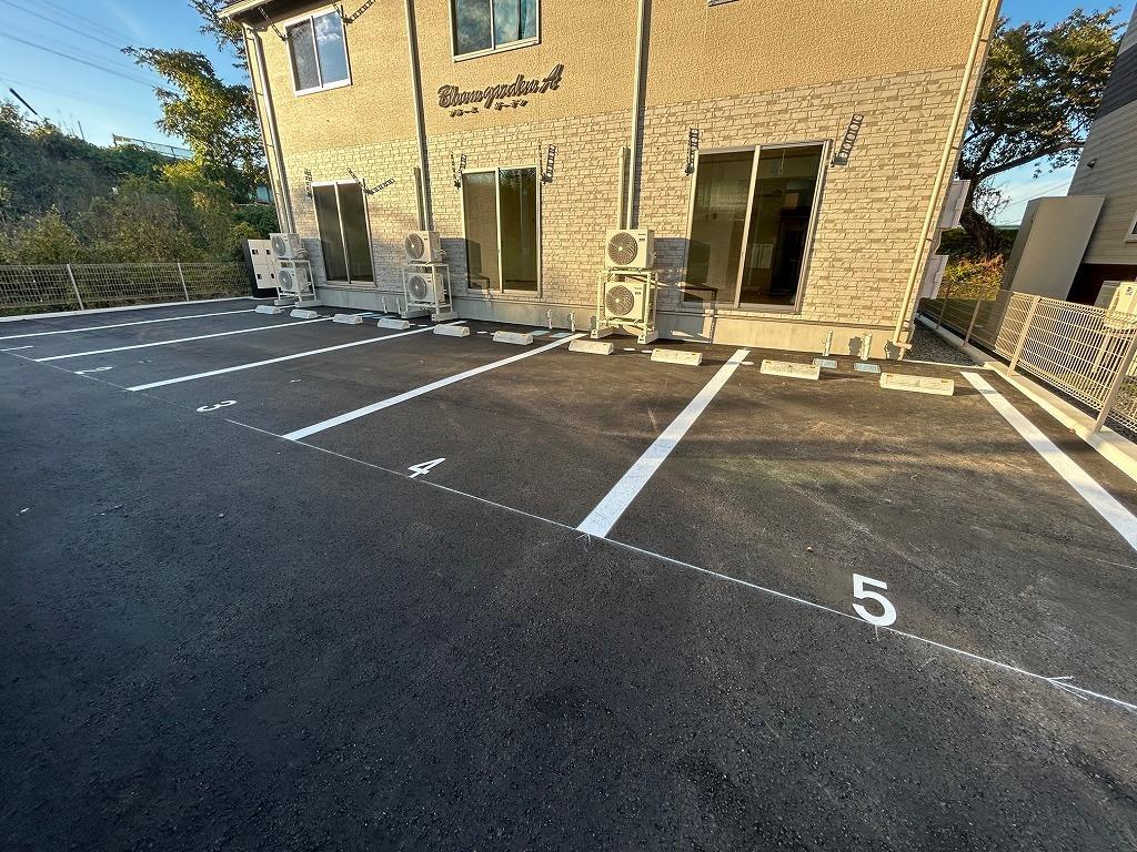 エントランス　駐車場