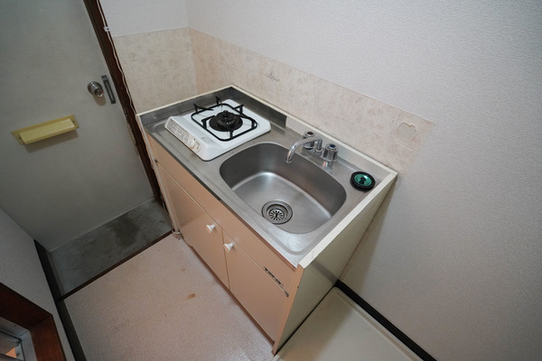 キッチン　同じ建物の別なお部屋