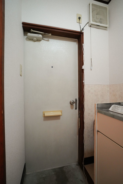 玄関　同じ建物の別なお部屋