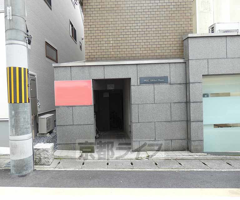 その他共有部分　建物入口です