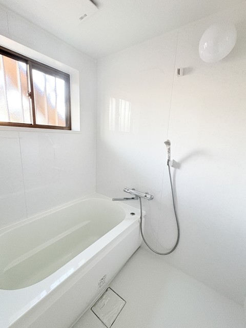 バス・シャワールーム　広々とした浴槽が人気です！日ごろの疲れも取れます♪