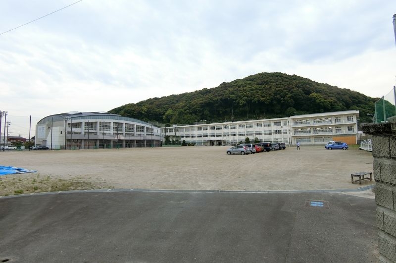 中学校　豊川市立御津中学校（中学校）まで1681m