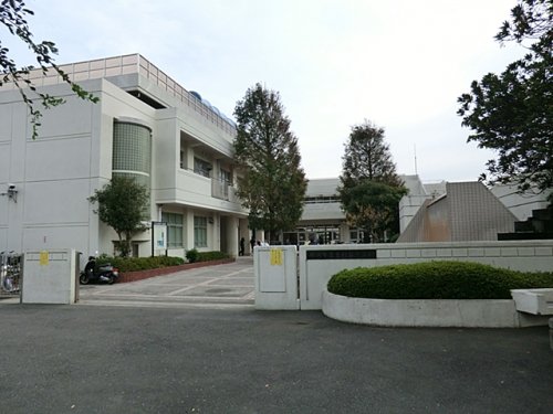 中学校　横浜市立釜利谷中学校（中学校）まで1255m