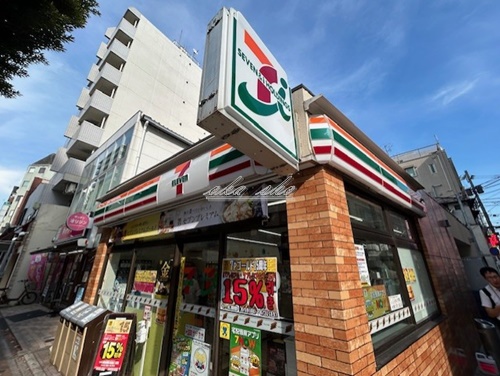 コンビニ　セブンイレブン　横浜伊勢佐木町4丁目店（コンビニ）まで158m