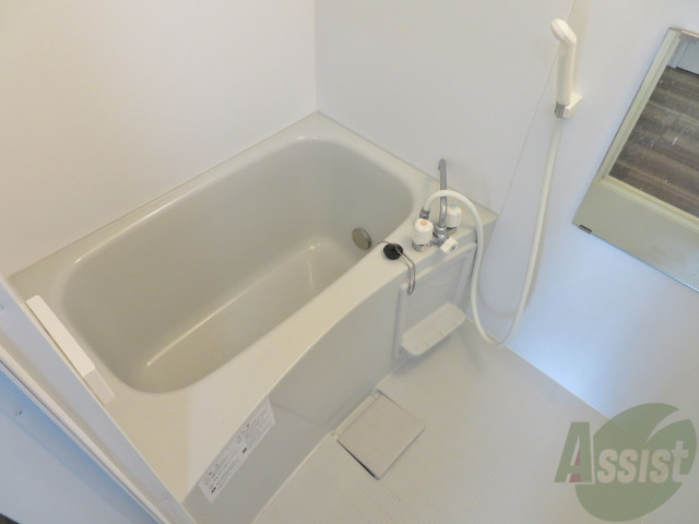 バス・シャワールーム　追い炊き機能もあり、寒い冬も乗り切れますね