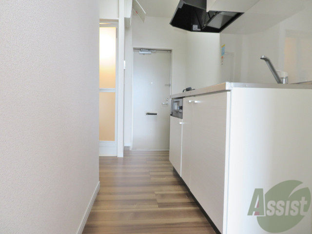 玄関　玄関も広々とした空間で靴の脱ぎ剥ぎがしやすいですね