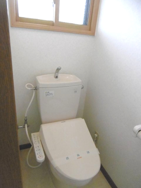トイレ　清潔感のあるトイレです