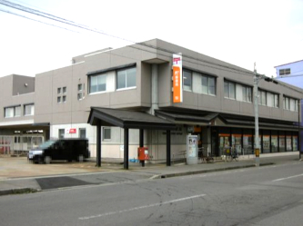 郵便局　黒石郵便局（郵便局）まで527m