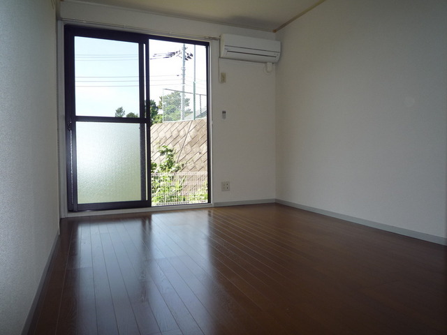 居室・リビング　洋室６帖（エアコン付）