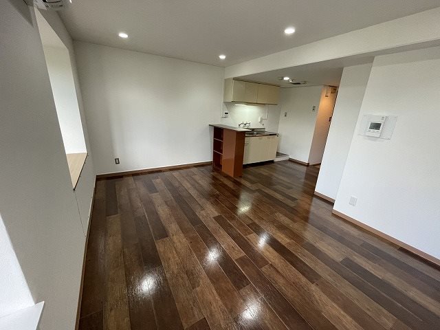 居室・リビング　同マンション別部屋