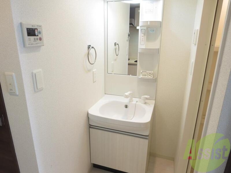 洗面設備　独立洗面台があります、朝の身支度もバッチリ